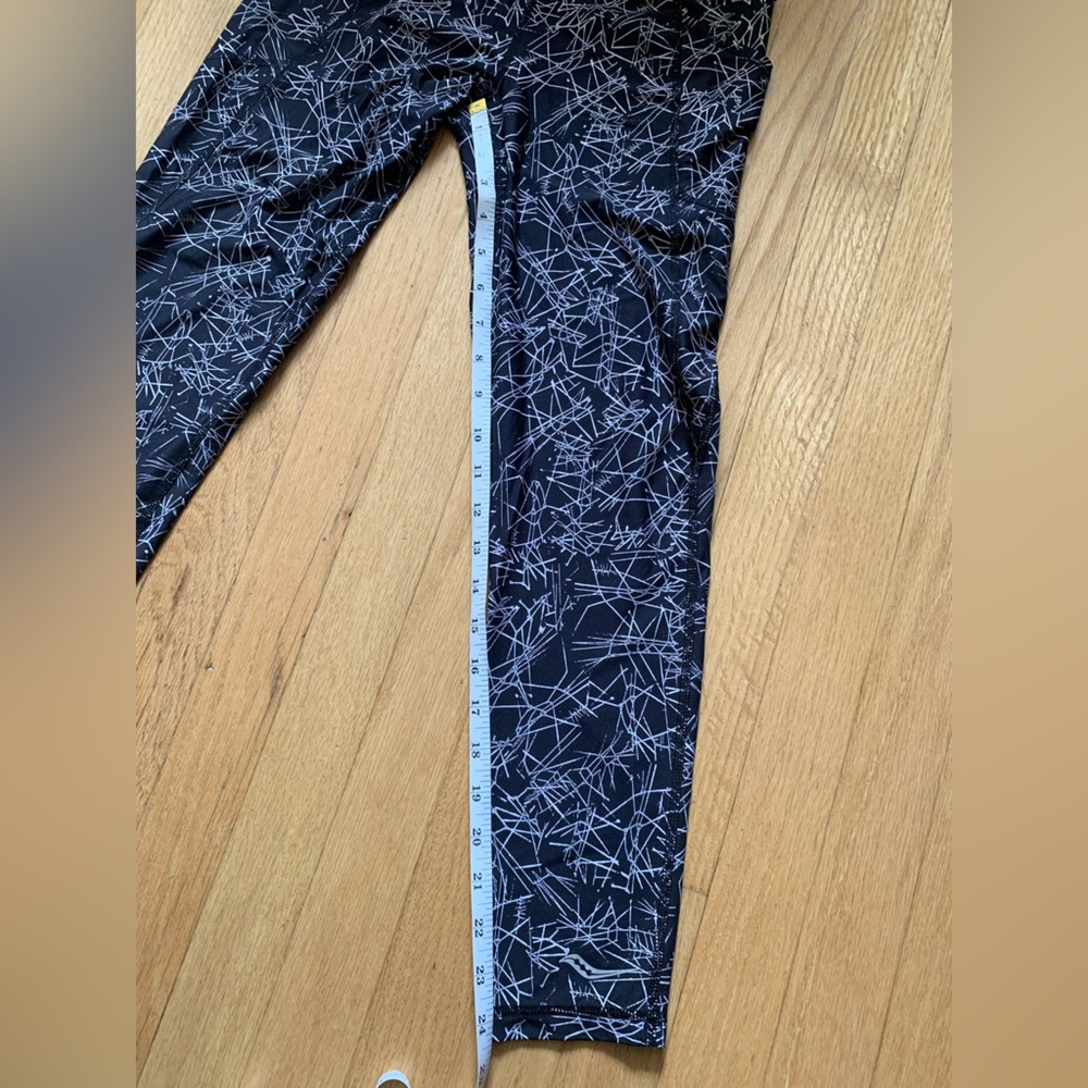Saucony // Black Patterned Leggings - Picture 4 of 8